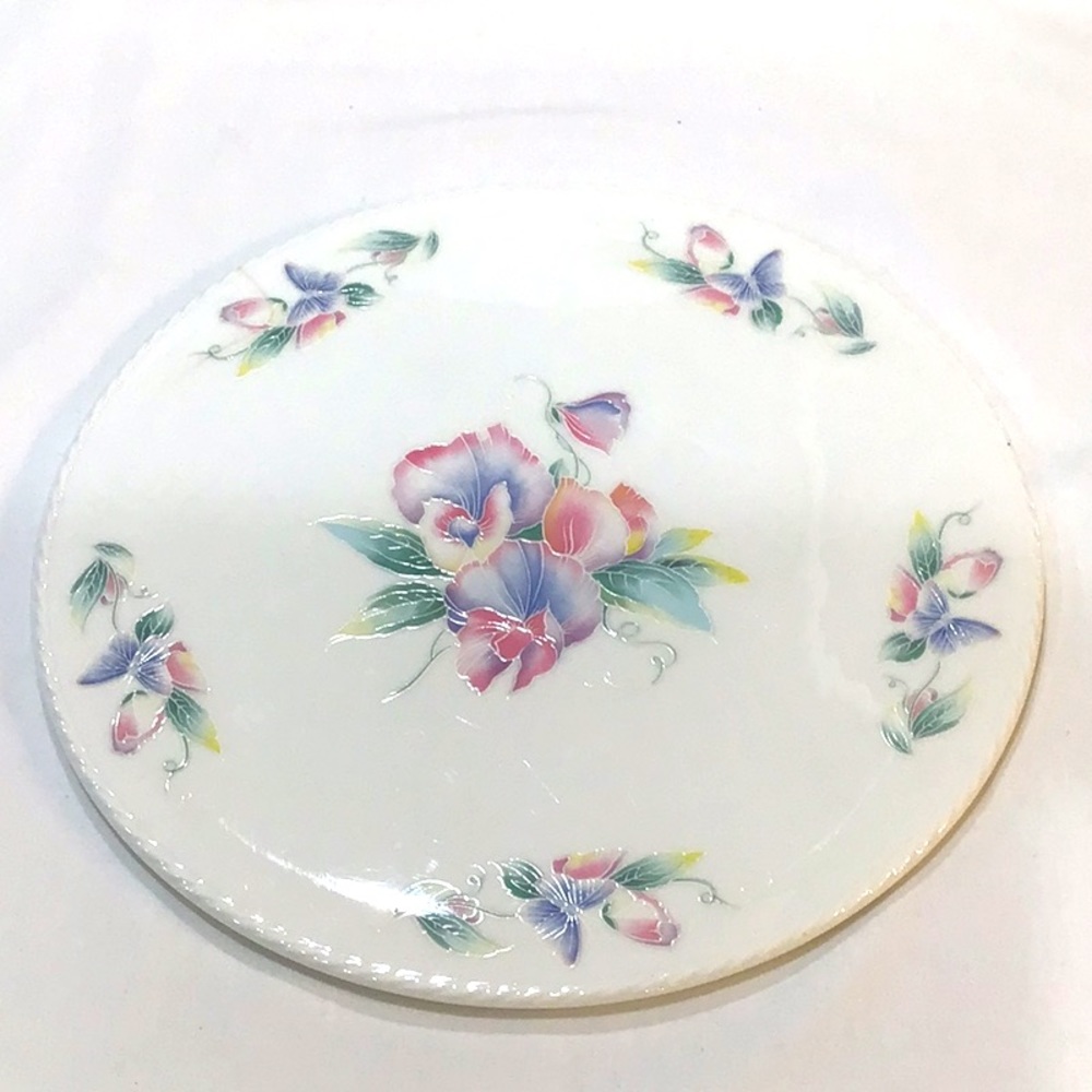 READ Aynsley “Little Sweetheart” cake serving plate